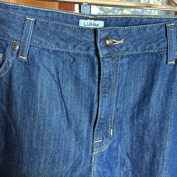 LL Bean Classic Fit Straight Leg Cropped Jeans Womens Medium Blue Wash Size 16 - Picture 2 of 6